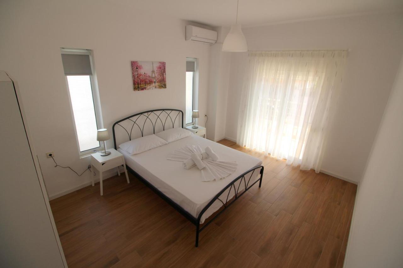 Nefeli Apartments Sarandë Buitenkant foto