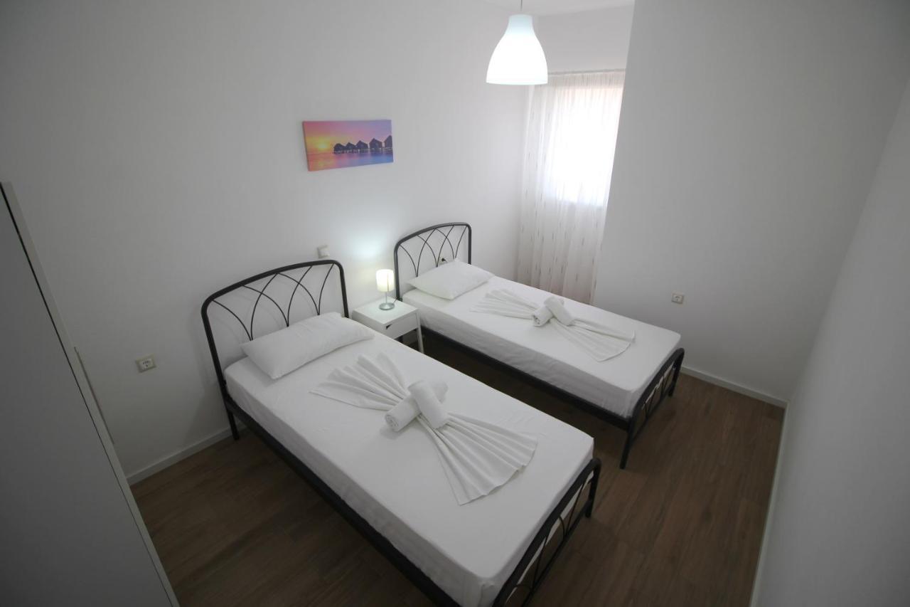 Nefeli Apartments Sarandë Buitenkant foto