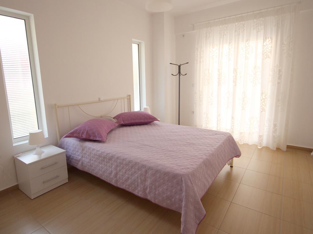 Nefeli Apartments Sarandë Buitenkant foto