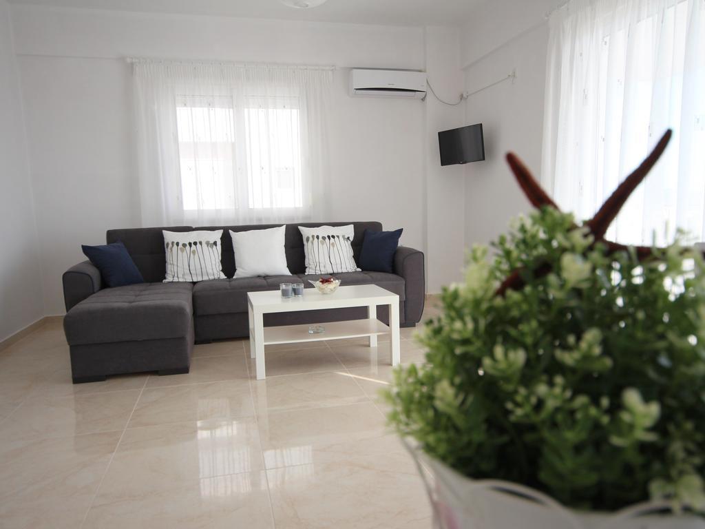 Nefeli Apartments Sarandë Buitenkant foto