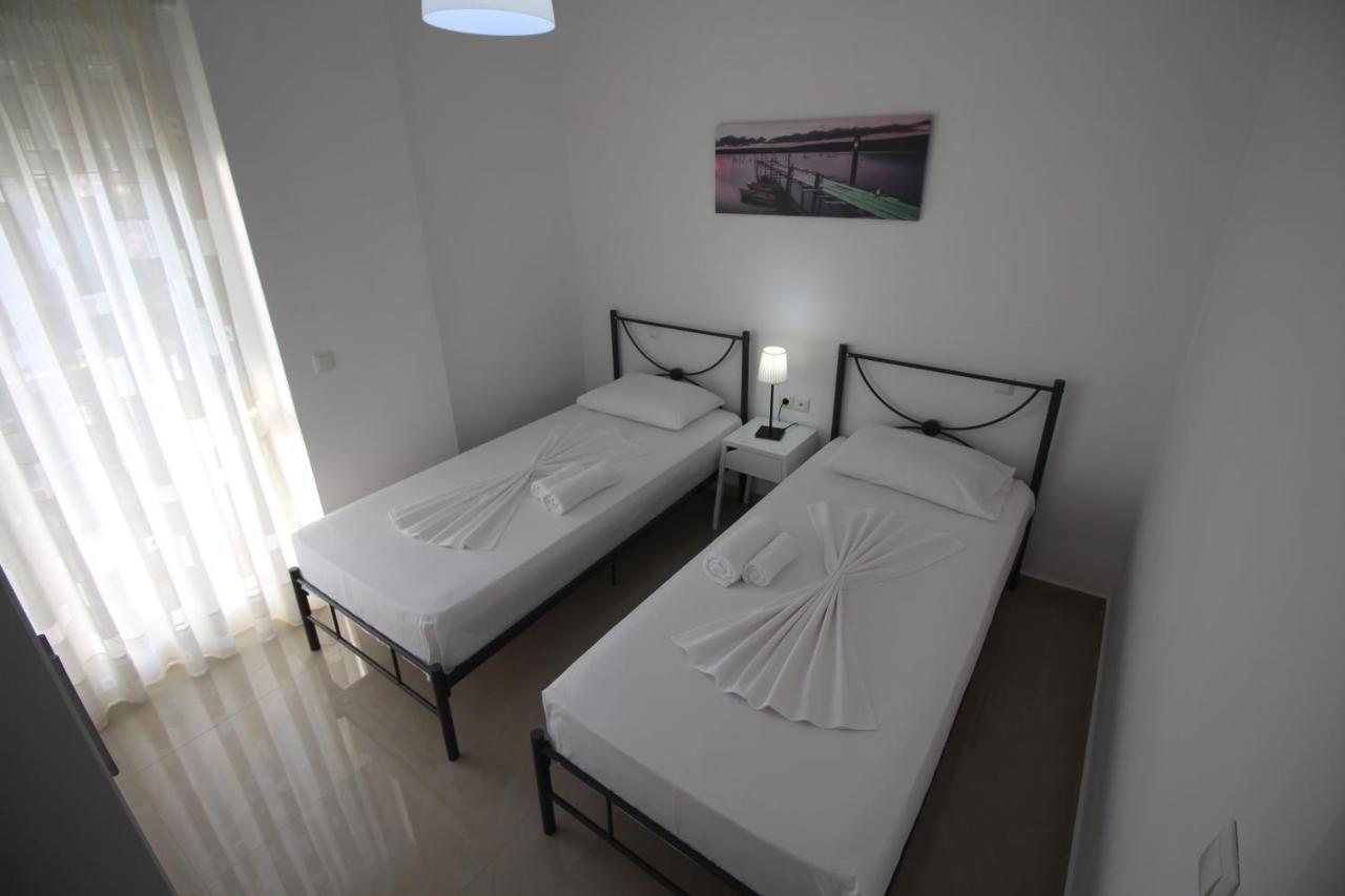 Nefeli Apartments Sarandë Buitenkant foto
