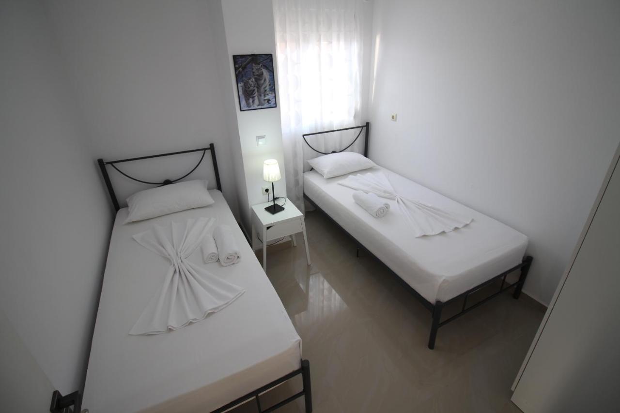 Nefeli Apartments Sarandë Buitenkant foto